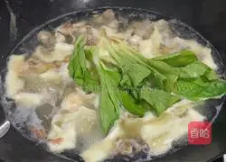 Illustration of how to make seafood noodles 9