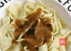 Illustration of how to make potato noodles with sesame sauce 16