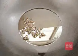 Illustration of how to make braised beans and noodles 4