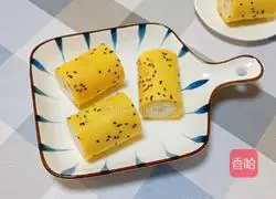 Illustration of how to make banana egg rolls 12