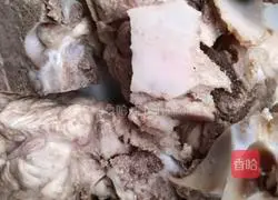 Illustration of how to make big bone winter melon and soybean soup 2