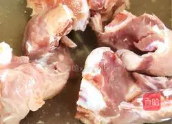 Illustration of how to make kelp bone tofu soup 5