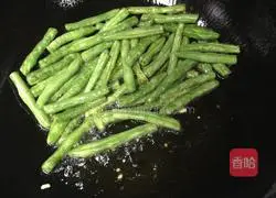 Illustration of how to make colorful braised noodles 5