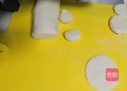 Illustration of how to make vegetarian steamed buns 9