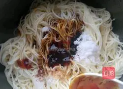 Illustration of how to make tomato fried noodles 2