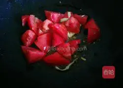 Illustration of how to make fried noodles with sausage 3