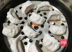 Illustration of how to make crystal shrimp dumplings 10