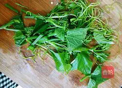 Illustration of how to make asparagus tofu soup 3