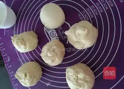 Illustration of how to make flower buns 6