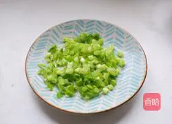 Illustration of how to make scallion pancakes 2