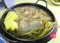 The college entrance examination is just around the corner, try this potato spine for a nutritious meal Bone broth! Illustration of how to do it 12