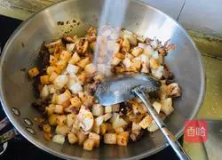 Illustration of how to make mutton noodles 9