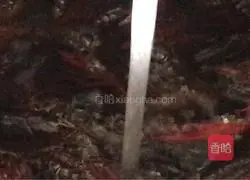 Illustration of how to make stir-fried crayfish 1