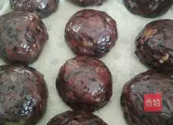 Illustration of how to make rhubarb rice and sticky bean buns 13