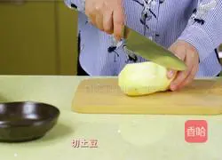 The college entrance examination is coming soon, try this nutritious potato spine meal Bone broth recipe 1