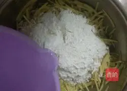 Illustration of how to make potato shredded cake 6