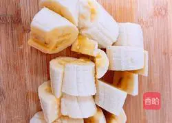 Illustration of how to make banana milk 2