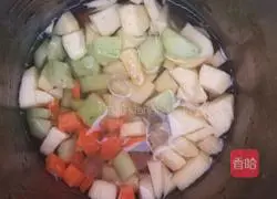 With melon juice Illustration of how to do it 3