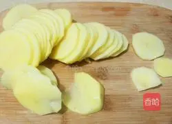 Illustration of making homemade snack potato chips 2