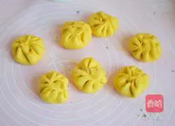 Pumpkin Brown Sugar Illustration of how to make scones 8