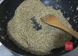 Illustration of how to make hard-shell mooncakes in northern Shaanxi 4