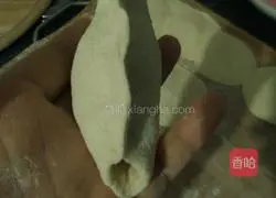 Illustration of how to make fried buns 4