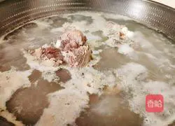 Illustration of how to make wild green mushroom beef bone soup 4