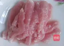 Illustration of how to make mustard pork shredded soup 1