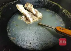 Beef bones Illustration of how to make soup 2