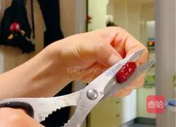 Tremella and lotus seeds Illustration of how to make Sydney pear porridge 1