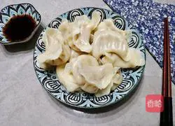 Illustration of how to make fresh meat dumplings 16