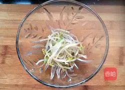 Illustration of how to make noodles with oil splash 8