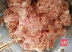 Illustration of how to make pork and fennel dumplings 7