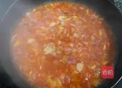 Illustration of how to make red sauce tomato pasta 9