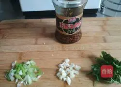 Illustration of how to make scissor noodles 10