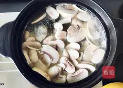 Yam and crucian carp soup recipe 7