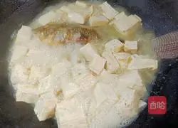 Tofu and crucian carp soup Illustration of how to do it 8