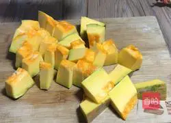 Pumpkin Illustration of how to make Tremella and Lotus Seed Soup 4