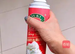 Illustration of how to make caramel pearl black tea latte 10