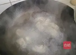 Illustration of cooking frozen wontons 5