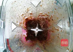 Illustration of how to make brown sugar jujube paste 3