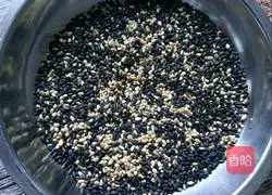 Illustration of how to make sweet potato bean paste cake 11