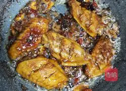 Illustration of braised chicken wings 8