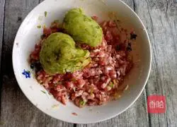 Illustration of how to make zucchini meat buns 11