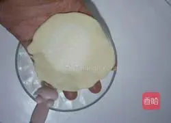 Illustration of how to make hollow sugar crisps 8