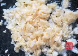 Illustration of how to make lettuce leaf buns 3