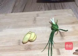 Chestnut radish and pork bone soup recipe 2