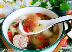 Illustration of how to make yam and pig tail soup 10