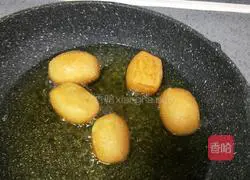 Illustration of how to make gold and silver steamed buns 10