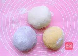 Illustration of how to make mini colorful steamed buns 10
